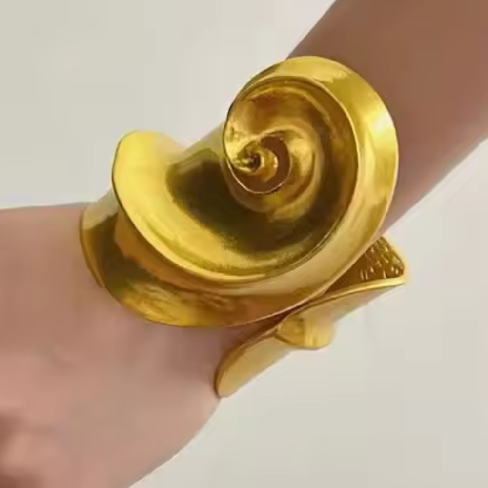 Exaggerated Metal Irregular Spiral Vortex
Geometric Adjustable Bracelet Bangles